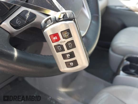 ✅ 2017 Toyota Sienna XLE Auto Access Seat • VIN: 5TDYZ3DC7HS821927 • Лот: 42445924. Опубликован ранее на IAAI с пробегом 205 349 миль. Бесплатный доступ к архиву аукционных продаж из США и подробный отчёт об истории автомобиля на DreamBid. Изображение 11.