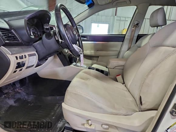 ✅ 2010 Subaru Outback Premium All-Weather Anniversary • VIN: 4S4BRCCC9A3329684 • Лот: 95946145. Опубликован ранее на Copart с пробегом 198 265 миль. Бесплатный доступ к архиву аукционных продаж из США и подробный отчёт об истории автомобиля на DreamBid. Изображение 7.