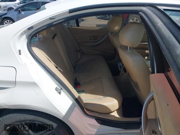 ✅ 2012 BMW 3 Series 328i • VIN: WBA3A5G59CNP17624 • Lot: 42943845. Listed on IAAI with 128,281 mi. Free auction sales archive from the USA and detailed vehicle history report at DreamBid. Image 8.