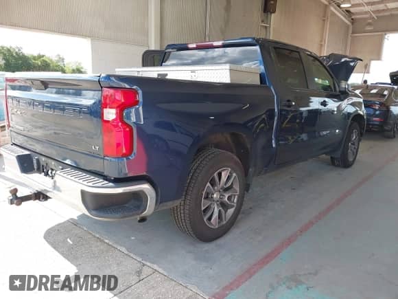 2022 Chevrolet Silverado 1500 LT z VIN 1GCPWCED0NZ157010, wystawiony jako IAAI lot #42592135 z przebiegiem 73 037 mil mil oraz . Historia ofert i sprzedaży dostępna na DreamBid. Obrazek 4.