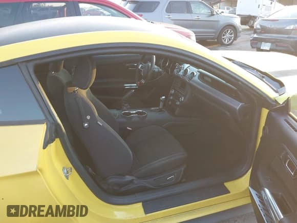 ✅ 2016 Ford Mustang EcoBoost Premium • VIN: 1FA6P8TH0G5202880 • Lot: 43771274. Wystawiony na IAAI z przebiegiem 86 458 mil. Bezpłatny archiwum sprzedaży aukcyjnych z USA i szczegółowy raport historii pojazdu na DreamBid. Zdjęcie 5.