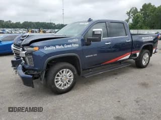✅ 2022 Chevrolet Silverado 2500HD High Country • VIN: 2GC4YREY0N1237922 • Lot: 66185925. Wystawiony na Copart z przebiegiem 49 466 mil. Bezpłatny archiwum sprzedaży aukcyjnych z USA i szczegółowy raport historii pojazdu na DreamBid. Zdjęcie 1.