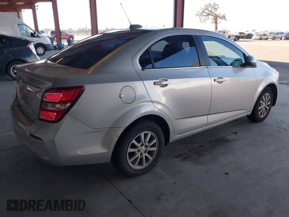 2017 Chevrolet Sonic LT with VIN 1G1JD5SB2H4103342, listed as a IAAI auction lot 41320877 with 136,142 mi miles and . Bid and sale history available at DreamBid. Image 4.