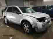2004 Saturn VUE V6 z VIN 5GZCZ53414S889642, wystawiony jako Copart lot #76753124 z przebiegiem 161 835 mil mil oraz Szkoda całkowita • Salvage title. Historia ofert i sprzedaży dostępna na DreamBid. Obrazek 4.