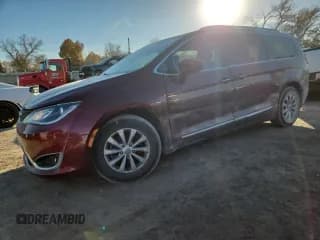 ✅ 2017 Chrysler Pacifica Touring L • VIN: 2C4RC1BG4HR527006 • Лот: 93301635. Опубликован ранее на Copart с пробегом 163 065 миль. Бесплатный доступ к архиву аукционных продаж из США и подробный отчёт об истории автомобиля на DreamBid. Изображение 1.