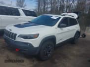 ✅ 2019 Jeep Cherokee Trailhawk Elite • VIN: 1C4PJMBX4KD207368 • Lot: 41898251. Wystawiony na IAAI z przebiegiem 49 847 mil. Bezpłatny archiwum sprzedaży aukcyjnych z USA i szczegółowy raport historii pojazdu na DreamBid. Zdjęcie 17.
