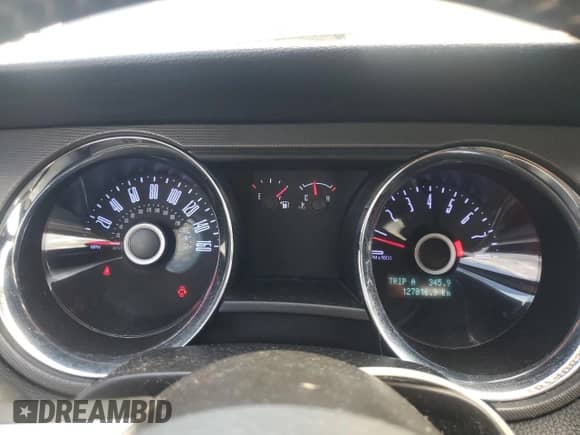 2014 Ford Mustang V6 с VIN 1ZVBP8EM4E5302090, выставлен на аукционе Copart как лот 87408335 с пробегом 127 816 миль миль и Списание • Salvage title. История ставок и продаж доступна на DreamBid. Изображение 9.