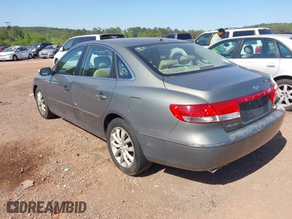 2008 Hyundai Azera Limited с VIN KMHFC46F58A252140, выставлен на аукционе IAAI как лот 42042343 с пробегом 201 418 миль миль и . История ставок и продаж доступна на DreamBid. Изображение 3.