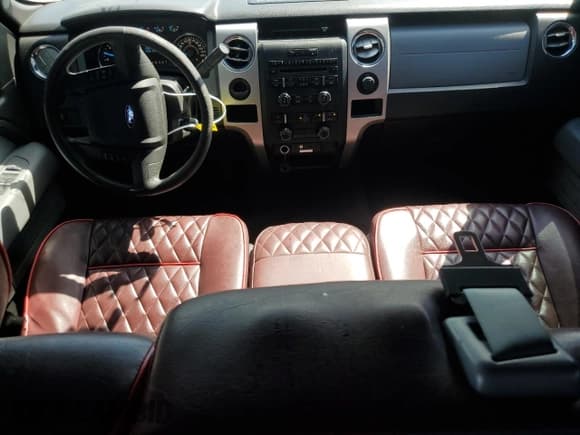 ✅ 2014 Ford F-150 STX • VIN: 1FTEW1CM0EKE57282 • Lot: 69830245. Listed on Copart with 191,168 mi. Free auction sales archive from the USA and detailed vehicle history report at DreamBid. Image 8.