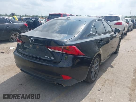 ✅ 2017 Lexus IS 200t • VIN: JTHBA1D21H5039829 • Lot: 42251228. Wystawiony na IAAI z przebiegiem 70 633 mil. Bezpłatny archiwum sprzedaży aukcyjnych z USA i szczegółowy raport historii pojazdu na DreamBid. Zdjęcie 4.