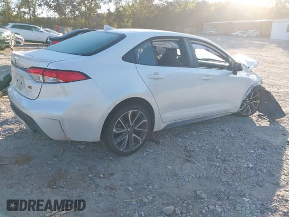 ✅ 2022 Toyota Corolla SE • VIN: 5YFS4MCE1NP132323 • Lot: 43348435. Wystawiony na IAAI z przebiegiem 101 221 mil. Bezpłatny archiwum sprzedaży aukcyjnych z USA i szczegółowy raport historii pojazdu na DreamBid. Zdjęcie 4.