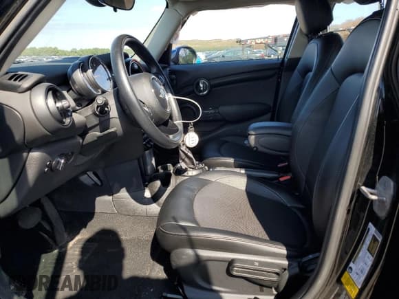 ✅ 2016 MINI Hardtop 4 Door • VIN: WMWXU1C53G2D09122 • Lot: 81702145. Listed on Copart with 57,345 mi. Free auction sales archive from the USA and detailed vehicle history report at DreamBid. Image 7.