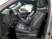 ✅ 2019 Ford Expedition Max Limited • VIN: 1FMJK2AT9KEA06481 • Lot: 96319815. Wystawiony na Copart z przebiegiem 19 338 mil. Bezpłatny archiwum sprzedaży aukcyjnych z USA i szczegółowy raport historii pojazdu na DreamBid. Zdjęcie 7.