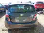 2013 Chevrolet Sonic LS z VIN 1G1JA6SH3D4131552, wystawiony jako IAAI lot #43320678 z przebiegiem 192 725 mil mil oraz . Historia ofert i sprzedaży dostępna na DreamBid. Obrazek 16.