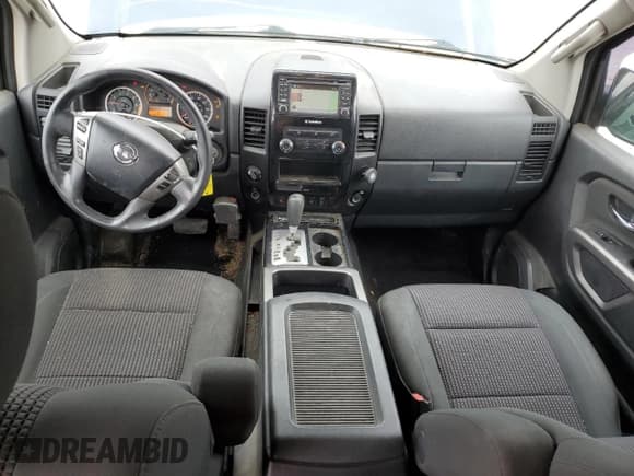 ✅ 2015 Nissan Titan SV • VIN: 1N6AA0EC9FN500624 • Lot: 50982985. Wystawiony na Copart z przebiegiem 128 976 mil. Bezpłatny archiwum sprzedaży aukcyjnych z USA i szczegółowy raport historii pojazdu na DreamBid. Zdjęcie 8.