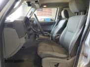 ✅ 2006 Jeep Commander • VIN: 1J8HG48K66C226006 • Lot: 70297795. Wystawiony na Copart z przebiegiem 212 837 mil. Bezpłatny archiwum sprzedaży aukcyjnych z USA i szczegółowy raport historii pojazdu na DreamBid. Zdjęcie 7.