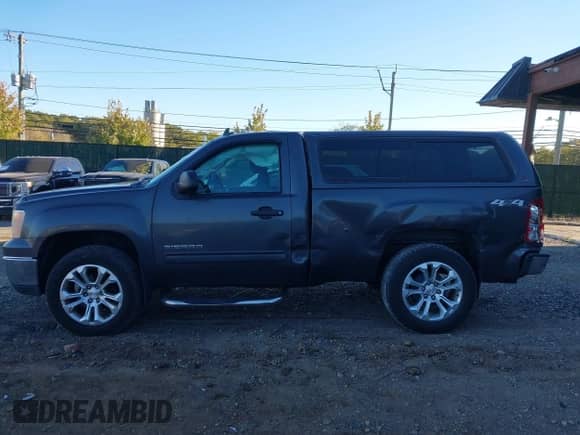 2010 GMC Sierra 1500 z VIN 1GTPKVEA5AZ188986, wystawiony jako IAAI lot #43472080 z przebiegiem 180 525 mil mil oraz . Historia ofert i sprzedaży dostępna na DreamBid. Obrazek 14.