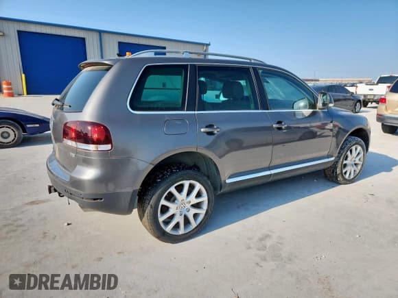 ✅ 2010 Volkswagen Touareg V6 • VIN: WVGFK7A98AD000814 • Lot: 67854985. Listed on Copart with Not provided. Free auction sales archive from the USA and detailed vehicle history report at DreamBid. Image 3.