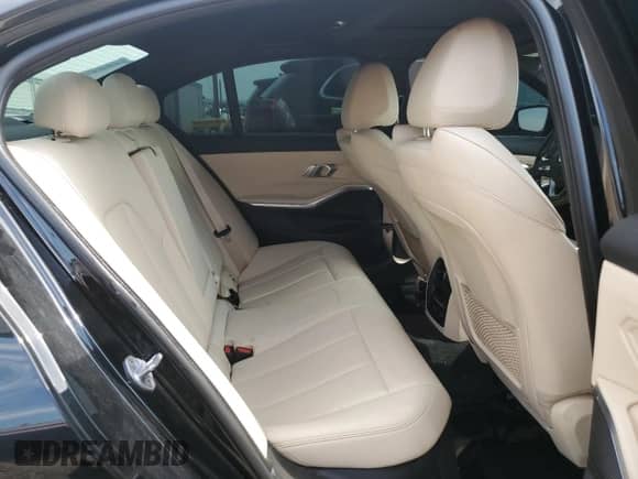 2020 BMW 3 Series 330i xDrive z VIN 3MW5R7J00L8B27616, wystawiony jako Copart lot #59763975 z przebiegiem Nie podano mil oraz Szkoda całkowita • Salvage title. Historia ofert i sprzedaży dostępna na DreamBid. Obrazek 10.