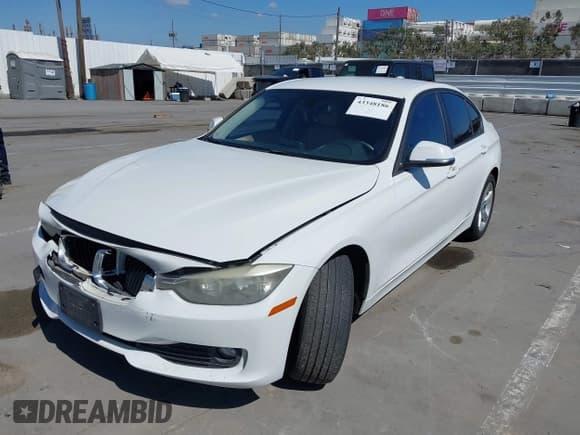 ✅ 2014 BMW 3 Series 320i • VIN: WBA3B1C56EPV79074 • Lot: 43348186. Listed on IAAI with 167,944 mi. Free auction sales archive from the USA and detailed vehicle history report at DreamBid. Image 2.