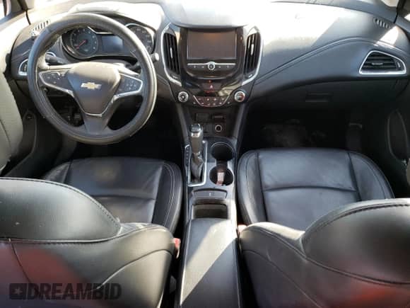 2017 Chevrolet Cruze Premier z VIN 1G1BF5SM1H7229190, wystawiony jako Copart lot #70190282 z przebiegiem 140 412 mil mil oraz . Historia ofert i sprzedaży dostępna na DreamBid. Obrazek 8.