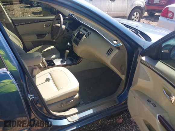 ✅ 2009 Hyundai Azera Limited • VIN: KMHFC46F59A360484 • Lot: 43093452. Listed on IAAI with 97,774 mi. Free auction sales archive from the USA and detailed vehicle history report at DreamBid. Image 5.