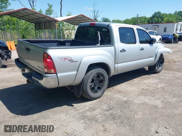 ✅ 2008 Toyota Tacoma • VIN: 5TELU42NX8Z568057 • Лот: 42292304. Опубликован ранее на IAAI с пробегом 107 303 миль. Бесплатный доступ к архиву аукционных продаж из США и подробный отчёт об истории автомобиля на DreamBid. Изображение 4.
