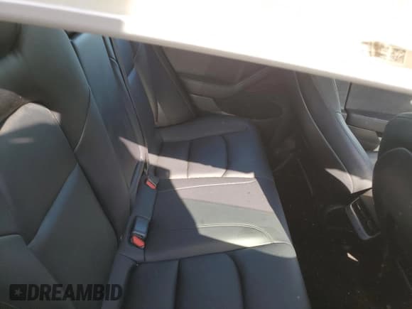 ✅ 2022 Tesla Model 3 • VIN: 5YJ3E1EA8NF147598 • Lot: 53286125. Wystawiony na Copart z przebiegiem Nie podano. Bezpłatny archiwum sprzedaży aukcyjnych z USA i szczegółowy raport historii pojazdu na DreamBid. Zdjęcie 11.