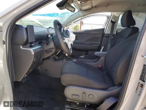 2025 Hyundai Kona SEL with VIN KM8HB3ABXSU222468, listed as a Copart auction lot 84927234 with 1,359 mi miles and Non repairable. Bid and sale history available at DreamBid. Image 7.