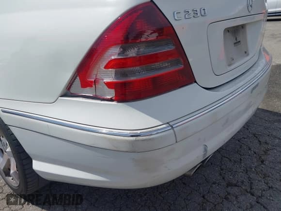 ✅ 2007 Mercedes-Benz C 230 Sport • VIN: WDBRF52H77F918808 • Lot: 41939637. Wystawiony na IAAI z przebiegiem 137 538 mil. Bezpłatny archiwum sprzedaży aukcyjnych z USA i szczegółowy raport historii pojazdu na DreamBid. Zdjęcie 13.