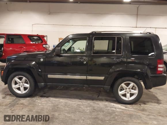 ✅ 2011 Jeep Liberty Limited • VIN: 1J4PN5GK5BW576987 • Lot: 42741684. Listed on IAAI with 207,013 mi. Free auction sales archive from the USA and detailed vehicle history report at DreamBid. Image 14.