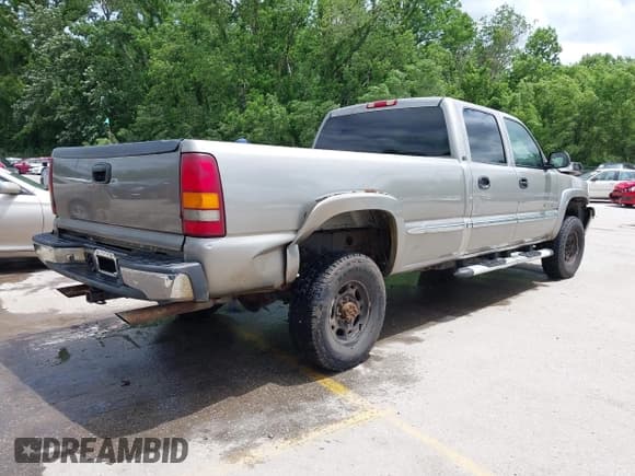 ✅ 2002 GMC Sierra 2500HD SLE • VIN: 1GTHK23U52F245951 • Лот: 42308897. Опубликован ранее на IAAI с пробегом 374 050 миль. Бесплатный доступ к архиву аукционных продаж из США и подробный отчёт об истории автомобиля на DreamBid. Изображение 4.
