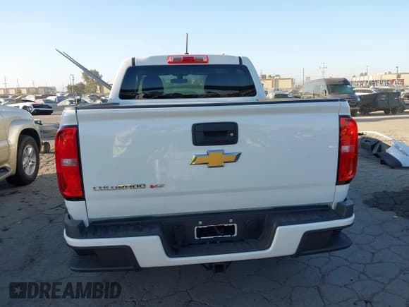✅ 2019 Chevrolet Colorado 2WD Work Truck • VIN: 1GCGSBEN9K1332203 • Lot: 43155258. Listed on IAAI with 41,308 mi. Free auction sales archive from the USA and detailed vehicle history report at DreamBid. Image 17.