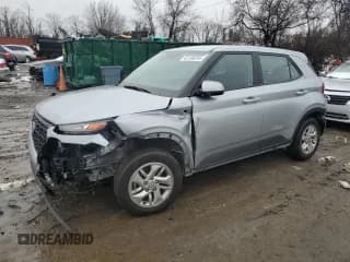 ✅ 2021 Hyundai Venue SE • VIN: KMHRB8A37MU065205 • Lot: 45198245. Wystawiony na Copart z przebiegiem 67 103 mil. Bezpłatny archiwum sprzedaży aukcyjnych z USA i szczegółowy raport historii pojazdu na DreamBid. Zdjęcie 1.