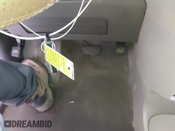 ✅ 2015 Toyota Sienna Limited • VIN: 5TDDK3DC9FS114814 • Lot: 42100413. Listed on IAAI with 157,761 mi. Free auction sales archive from the USA and detailed vehicle history report at DreamBid. Image 11.