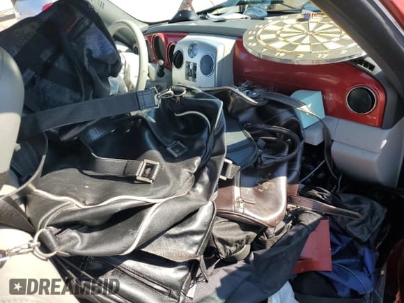 ✅ 2006 Chrysler PT Cruiser Touring • VIN: 3C3JY55X66T229489 • Lot: 72686384. Wystawiony na Copart z przebiegiem 84 710 mil. Bezpłatny archiwum sprzedaży aukcyjnych z USA i szczegółowy raport historii pojazdu na DreamBid. Zdjęcie 8.