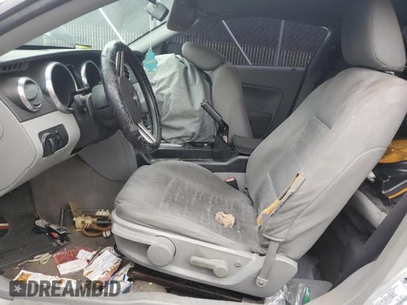 ✅ 2005 Ford Mustang Deluxe • VIN: 1ZVFT80N555245007 • Lot: 60809225. Listed on Copart with Not provided. Free auction sales archive from the USA and detailed vehicle history report at DreamBid. Image 7.