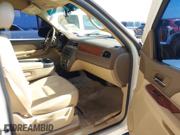 ✅ 2008 GMC Yukon SLE 3SA • VIN: 1GKFC13C48R153179 • Lot: 43691253. Wystawiony na IAAI z przebiegiem 184 819 mil. Bezpłatny archiwum sprzedaży aukcyjnych z USA i szczegółowy raport historii pojazdu na DreamBid. Zdjęcie 5.