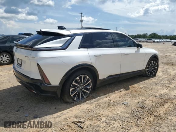 ✅ 2024 Cadillac LYRIQ Sport • VIN: 1GYKPVRK4RZ129240 • Lot: 61253525. Wystawiony na Copart z przebiegiem 15 820 mil. Bezpłatny archiwum sprzedaży aukcyjnych z USA i szczegółowy raport historii pojazdu na DreamBid. Zdjęcie 3.