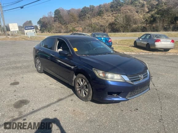 ✅ 2013 Honda Accord LX • VIN: 1HGCR2F3XDA127078 • Лот: 94084885. Опубликован ранее на Copart с пробегом 267 079 миль. Бесплатный доступ к архиву аукционных продаж из США и подробный отчёт об истории автомобиля на DreamBid. Изображение 1.