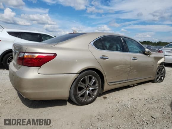 ✅ 2010 Lexus LS 460 • VIN: JTHCL5EF3A5005856 • Lot: 82350185. Wystawiony na Copart z przebiegiem 221 622 mil. Bezpłatny archiwum sprzedaży aukcyjnych z USA i szczegółowy raport historii pojazdu na DreamBid. Zdjęcie 3.