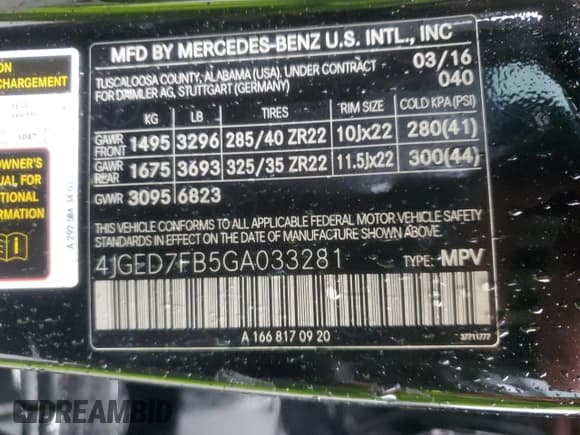 ✅ 2016 Mercedes-Benz GLE 63 S AMG • VIN: 4JGED7FB5GA033281 • Lot: 86123765. Wystawiony na Copart z przebiegiem 83 228 mil. Bezpłatny archiwum sprzedaży aukcyjnych z USA i szczegółowy raport historii pojazdu na DreamBid. Zdjęcie 13.