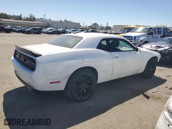 ✅ 2017 Dodge Challenger SXT • VIN: 2C3CDZAG5HH548993 • Lot: 69115784. Wystawiony na Copart z przebiegiem 109 917 mil. Bezpłatny archiwum sprzedaży aukcyjnych z USA i szczegółowy raport historii pojazdu na DreamBid. Zdjęcie 3.