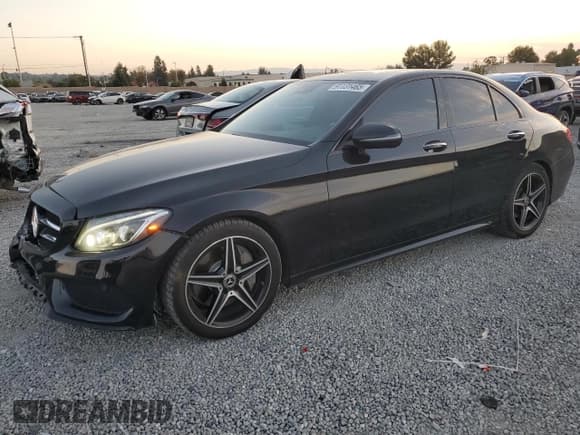 ✅ 2018 Mercedes-Benz C 300 • VIN: 55SWF4JB3JU266632 • Lot: 91131465. Wystawiony na Copart z przebiegiem 91 263 mil. Bezpłatny archiwum sprzedaży aukcyjnych z USA i szczegółowy raport historii pojazdu na DreamBid. Zdjęcie 1.