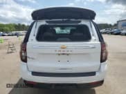 ✅ 2021 Chevrolet Tahoe LS • VIN: 1GNSCMKD5MR381599 • Lot: 51593145. Wystawiony na Copart z przebiegiem 69 920 mil. Bezpłatny archiwum sprzedaży aukcyjnych z USA i szczegółowy raport historii pojazdu na DreamBid. Zdjęcie 6.
