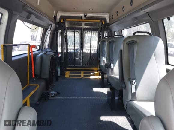 ✅ 2014 Ford Econoline Cargo Commercial • VIN: 1FTNS2EW6EDA93261 • Lot: 42028251. Listed on IAAI with 222,205 mi. Free auction sales archive from the USA and detailed vehicle history report at DreamBid. Image 8.