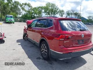 ✅ 2021 Volkswagen Tiguan SE • VIN: 3VV3B7AX2MM032142 • Lot: 39698567. Wystawiony na IAAI z przebiegiem 58 556 mil. Bezpłatny archiwum sprzedaży aukcyjnych z USA i szczegółowy raport historii pojazdu na DreamBid. Zdjęcie 3.