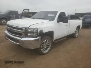 ✅ 2013 Chevrolet Silverado 1500 Work Truck • VIN: 1GCNKPE09DZ395296 • Lot: 59135485. Wystawiony na Copart z przebiegiem 281 441 mil. Bezpłatny archiwum sprzedaży aukcyjnych z USA i szczegółowy raport historii pojazdu na DreamBid. Zdjęcie 1.