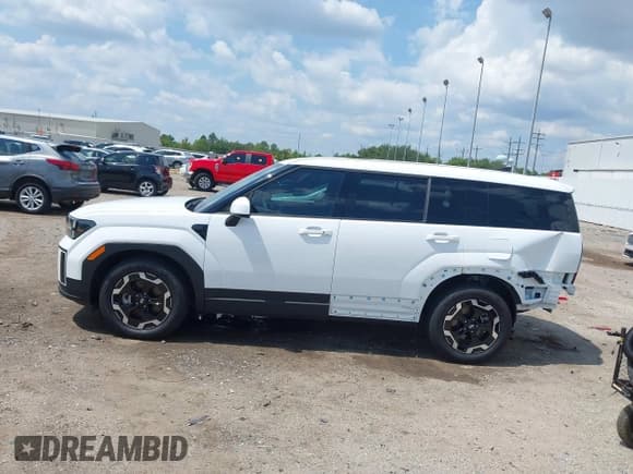 ✅ 2025 Hyundai Santa Fe SE • VIN: 5NMP14GL6SH134811 • Lot: 43112938. Wystawiony na IAAI z przebiegiem 7 924 mil. Bezpłatny archiwum sprzedaży aukcyjnych z USA i szczegółowy raport historii pojazdu na DreamBid. Zdjęcie 15.