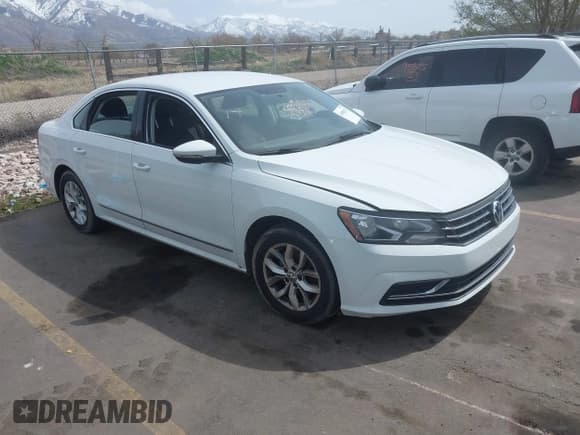 ✅ 2016 Volkswagen Passat S • VIN: 1VWAS7A36GC019397 • Лот: 41986217. Опубликован ранее на IAAI с пробегом 188 382 миль. Бесплатный доступ к архиву аукционных продаж из США и подробный отчёт об истории автомобиля на DreamBid. Изображение 1.